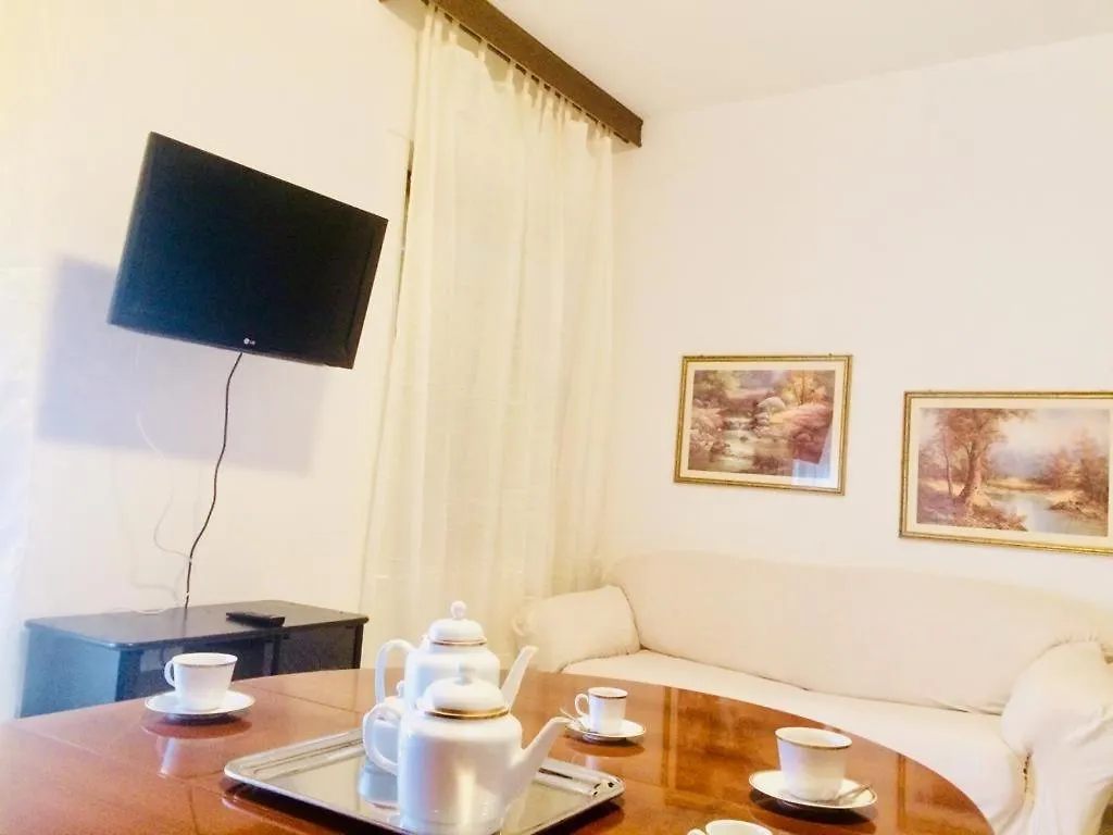 B&B A due passi... La Maddalena  Italie